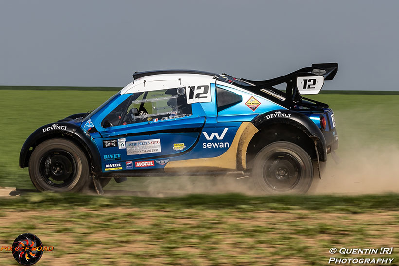 Voiture de course tout terrain Clearance